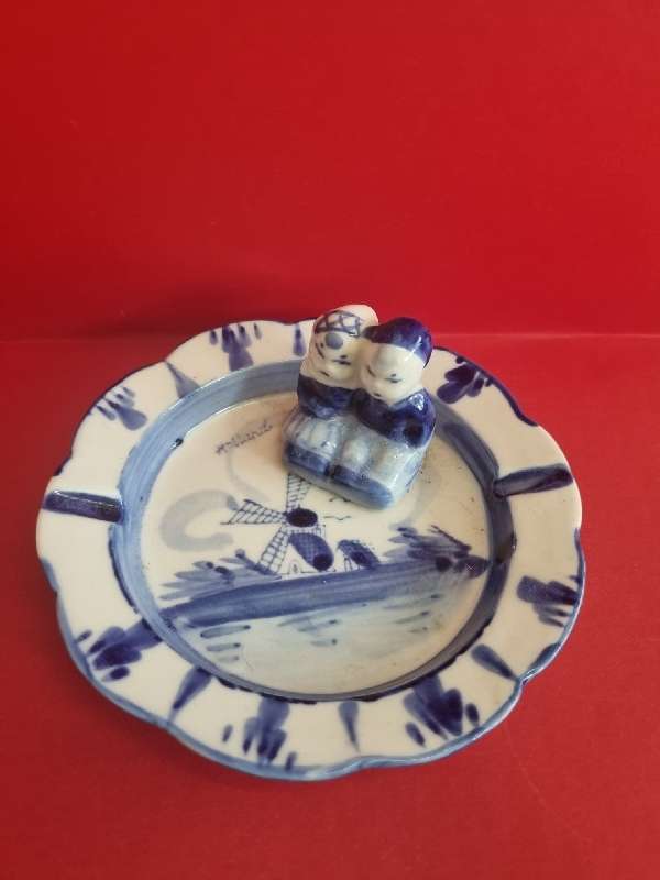 Hand painted Holland Delft Ashtray