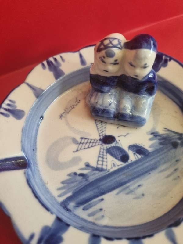 Hand painted Holland Delft Ashtray