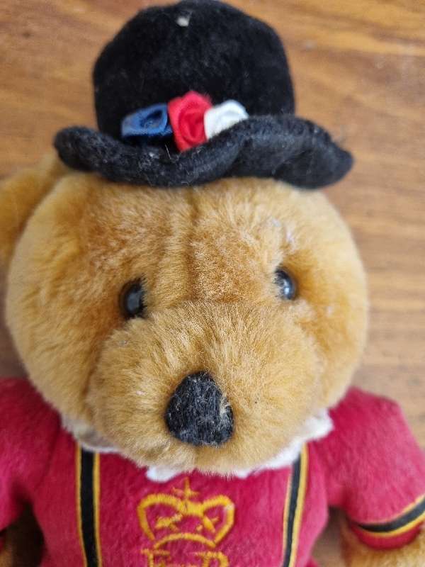 England Royal Beefeater Bear - Teddy - 26cm