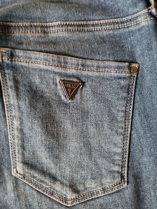 Guess High Rise Jeans - 28RG - Will fit a SA Size 10