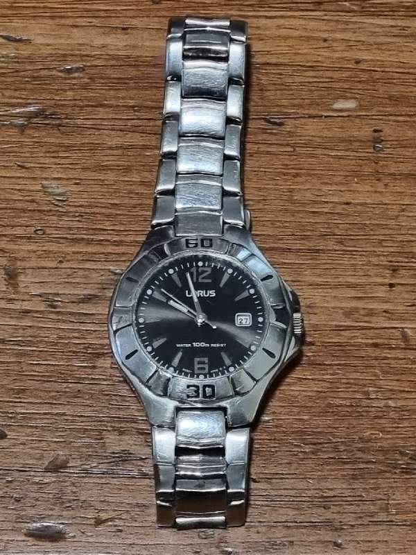 Lorus Ladies watch - Good Condition - Only needs new battery