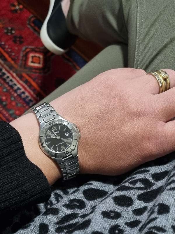 Lorus Ladies watch - Good Condition - Only needs new battery