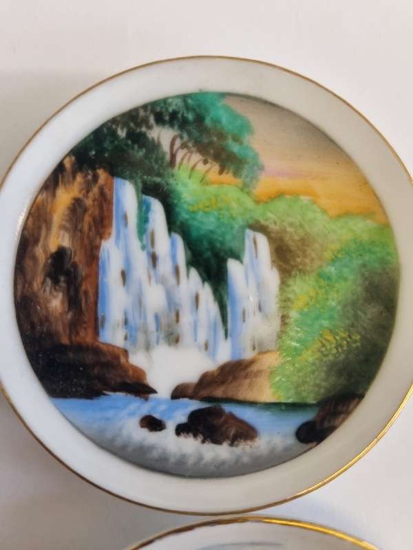5 x Miniature Argyle Hand Painted Display Plates - Diameter 6.1cm each