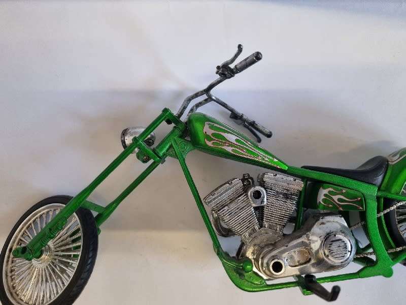 Custom Chopper Model Motorcycle 1:12