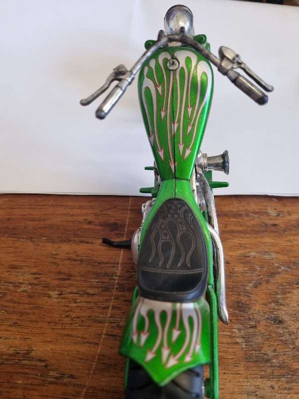 Custom Chopper Model Motorcycle 1:12