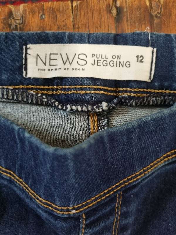 News Leggings - Size 12 - Great Condition