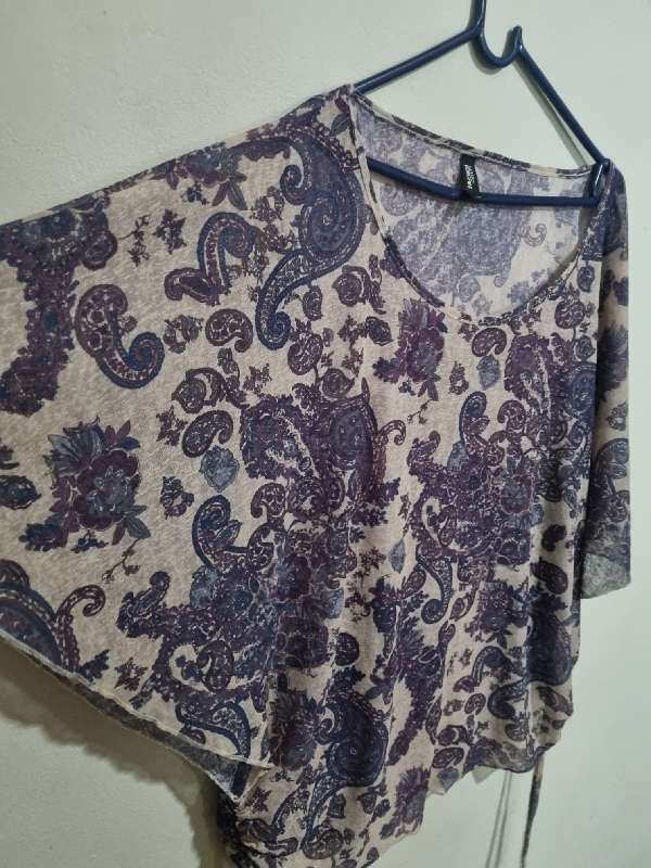 Beautiful Batwing Foschini Top - Size 18