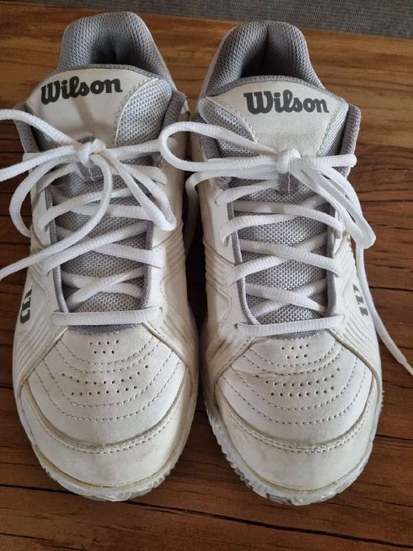 Wilson Tennis / Netball shoes - Great Condition - Size 7