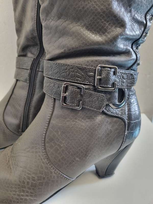 Grey Skaloni Boots - Size 8