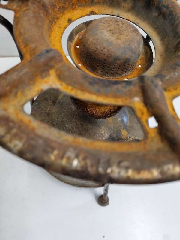 Vintage Primus stove - Some rust - See pictures