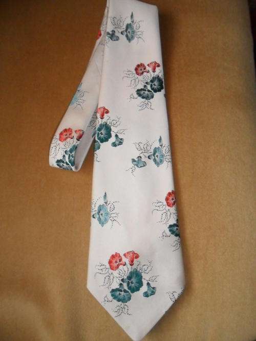 Beautiful Vintage Tie - Skipper Trevira