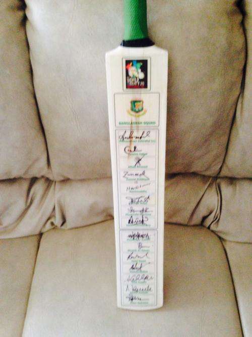 BANGLADESH SIGNED T20 WC SIGNED WORLD CUP BAT - ASHRAFUL - MORTAZA KAPALI & RAZZAK