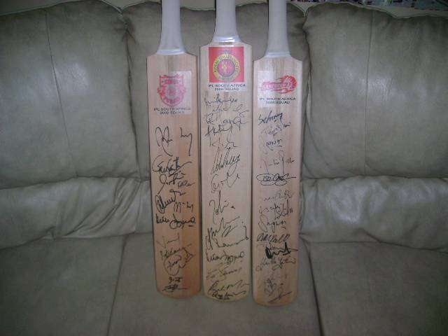 3 IPL SIGNED BATS  ** IPL 2009 ** KUMBLE - SEHWAG AND SINGH