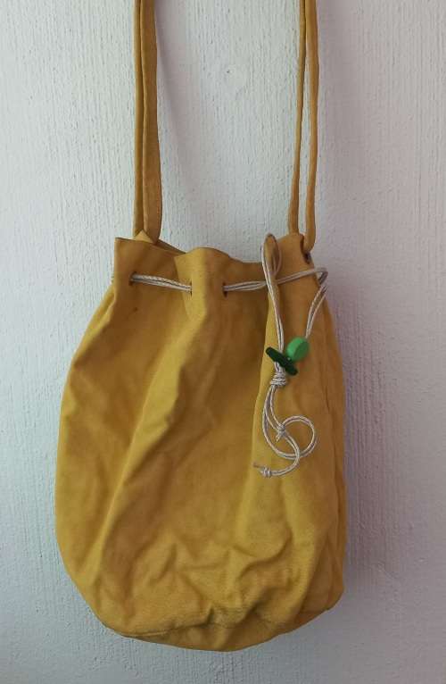An amazing MOMO leather mustard yellow handbag