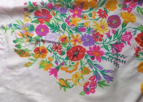 A Gorgeous  Vintage  Reli Designer Silk Scarf