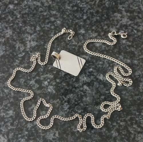 Gorgeous 925 silver chain with pedant