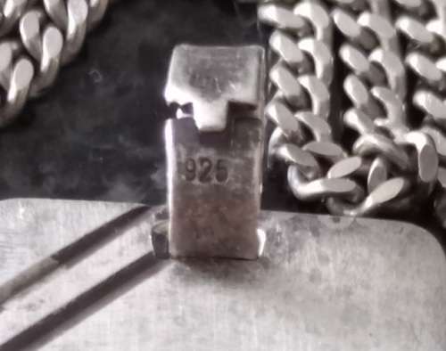 Gorgeous 925 silver chain with pedant
