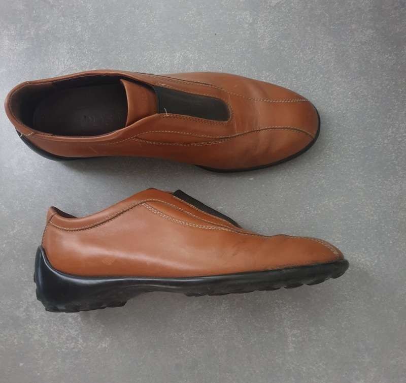 Stunning Tod`s walking shoes .