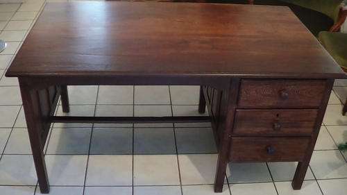 An Absolutely stunning Partridge Solid Wood Executive Desk with 3 draws!