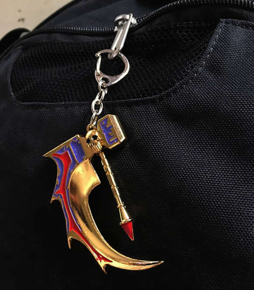 DOTA 2 Golden Basher of Mage Skulls - Keychain