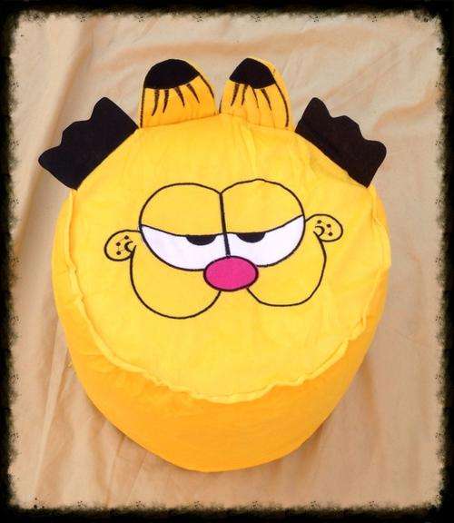 *** LAST ONE ***   G A R F I E L D   Air pillow .... Kids love it!!