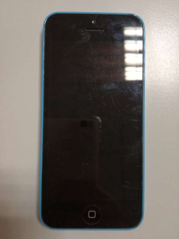 Apple iPhone 5c | Earphones (unused) | Charger