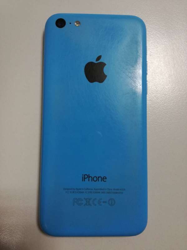 Apple iPhone 5c | Earphones (unused) | Charger