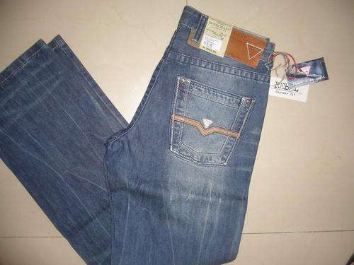 GUESS ROCKER - GREAT LOOKING SUMMER JEANS -