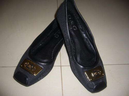 D & G - BLACK LADIES PUMPS - SIZE 4 - DONT MISS JUST IN -