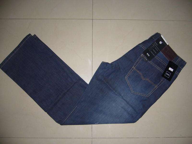 HUGO BOSS -SIZE 36 - MENS DENIMS - NEW