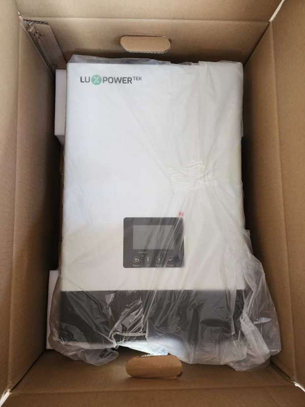 LuxPower Hybrid Inverter 5000W 48V - SNA5000WPV  ( Box Opened )