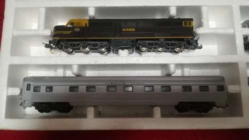 Lima Australian HO Gauge Trainset