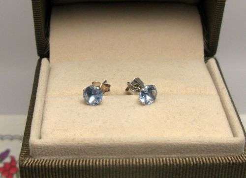 Stunning Timeless STERLING SILVER Stud Earring with Blue Topaz Stones.