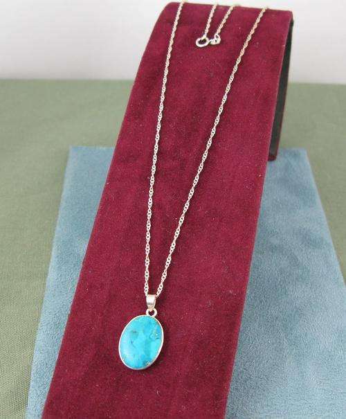 Vintage 925 Silver Turquoise Pendant & Silver Chain Italy.