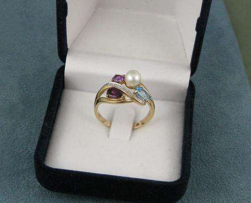 Vintage 9 carat Gold Cluster Ring with Pearl, Garnet , Amethyst & Blue topaz.