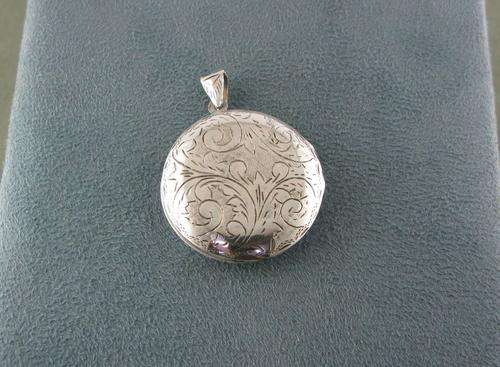 Old Vintage 925 Silver Locket.