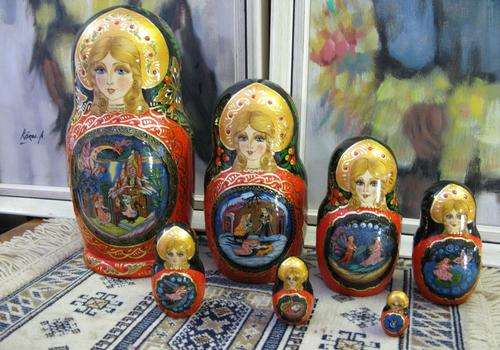 Beautiful Traditional Russian Doll "Matryoshka", Fedoskino,Signed. Set of 7.