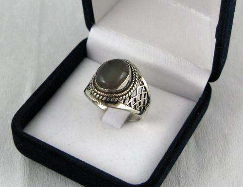 Old Vintage 925 Silver Ring with Moonstone.