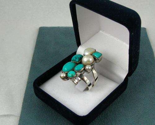Big & Bulky Old Vintage 925 Silver Ring with Pearls & Malachites.