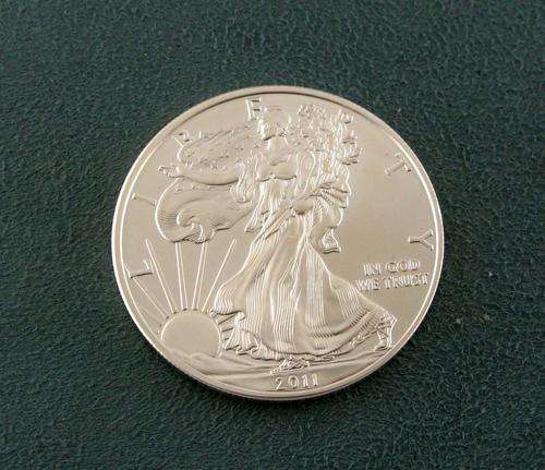 One Dollar USA 1OZ Fine Silver Bullion Coin. 2011.