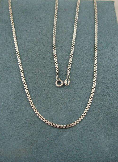 Beautiful Long Vintage 925 Silver Chain. Made in Italy.