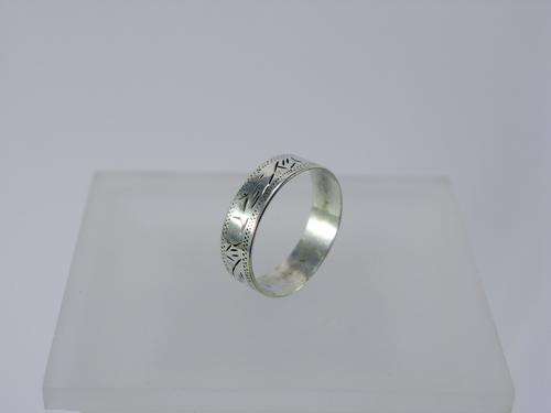 Old Vintage 925 Sterling Silver Ring Hand Engraved.