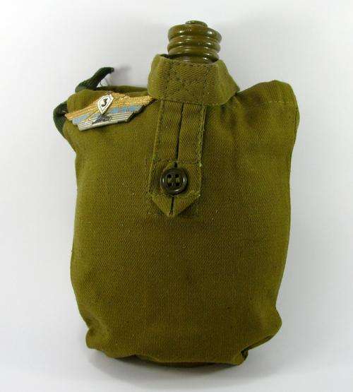 Original Russian Soviet (USSR) Army Water Bottle with Collectable Military Tank Man's Badge.