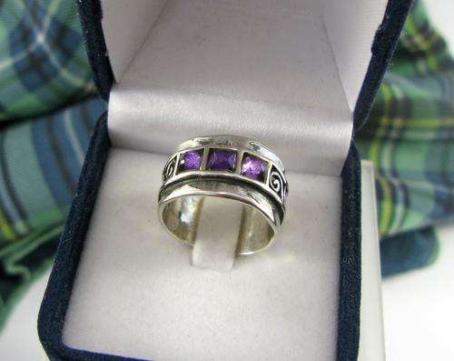 Beautiful Heavy 925 Sterling Silver Cluster Ring with Amethyst Stones. Hallmarked.