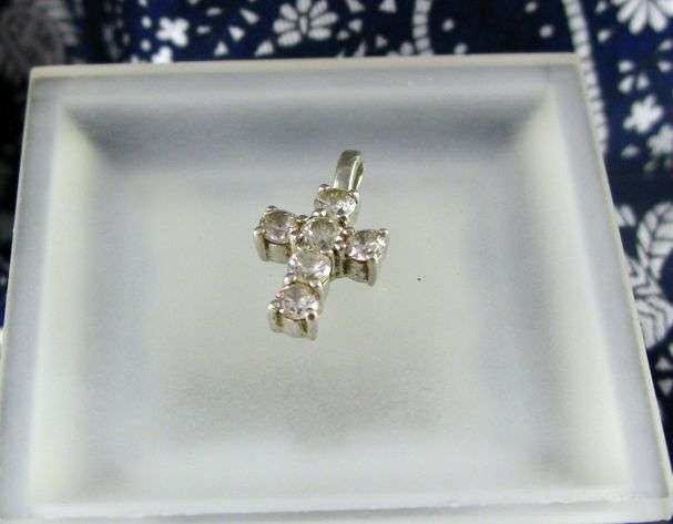 Vintage 925 Silver Cluster Cross Pendant with Crystals.