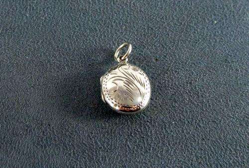 Old Vintage 925 Sterling Silver Locket. Hand Engraved.