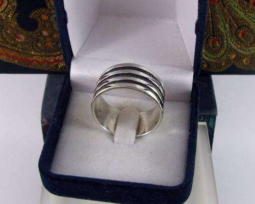 Stylish Chunky Vintage 925 Sterling Silver Ring. Hallmarked.