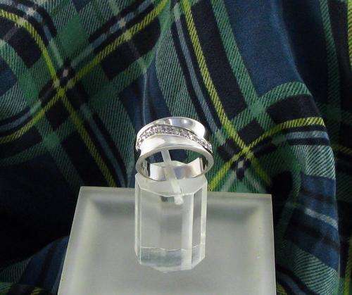 SALE! Unusual Wide Vintage Sterling Silver Cluster Ring with CZ. As new!