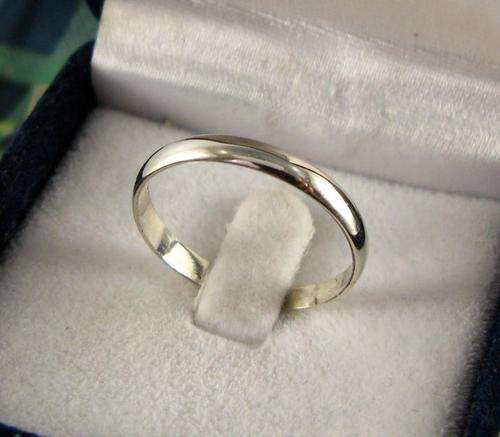Vintage 925 Sterling Silver Band Ring.