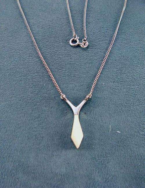Very Unusual Old Vintage 925 Sterling Silver Necklace.